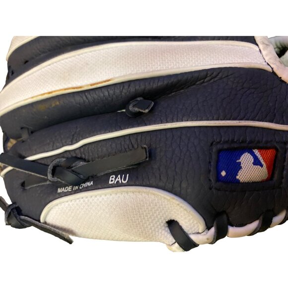 Wilson MLB New York Yankees T-Ball Glove NEW - Picture 5 of 14